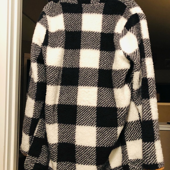 Plaid blk/wht teddy fleece draped cardigan. Large. - Picture 3 of 6